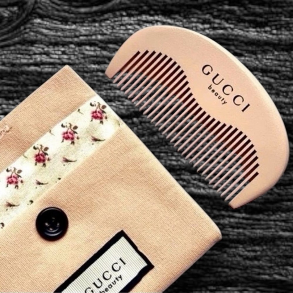 Gucci Beauty Pink Floral Comb and Pouch Set